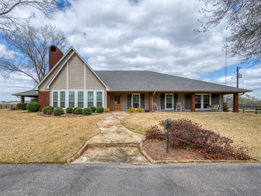 Property photo for 839 AN County Road 320, Frankston, TX