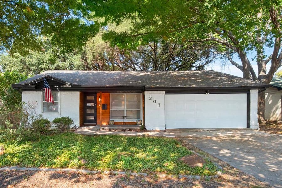 Property photo for 307 Dogwood Drive, Richardson, TX