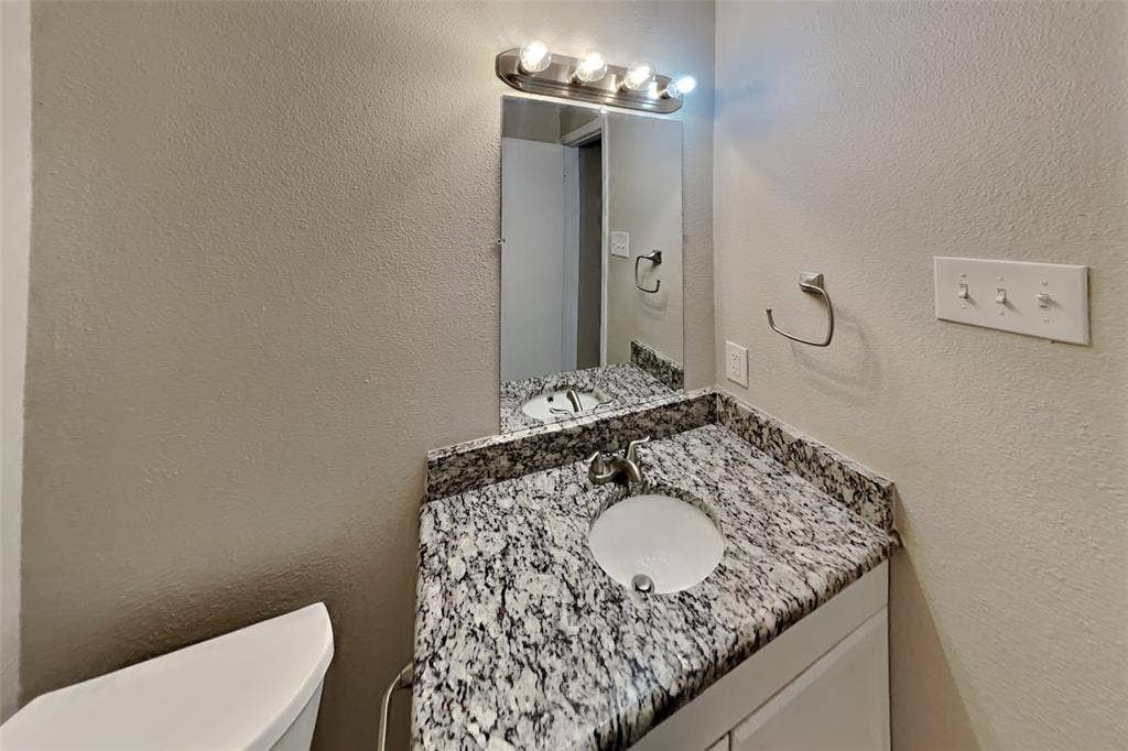 3905 Branch Hollow Drive, Plano, TX 75023 3905 Branch Hollow Drive, Plano, TX 75023