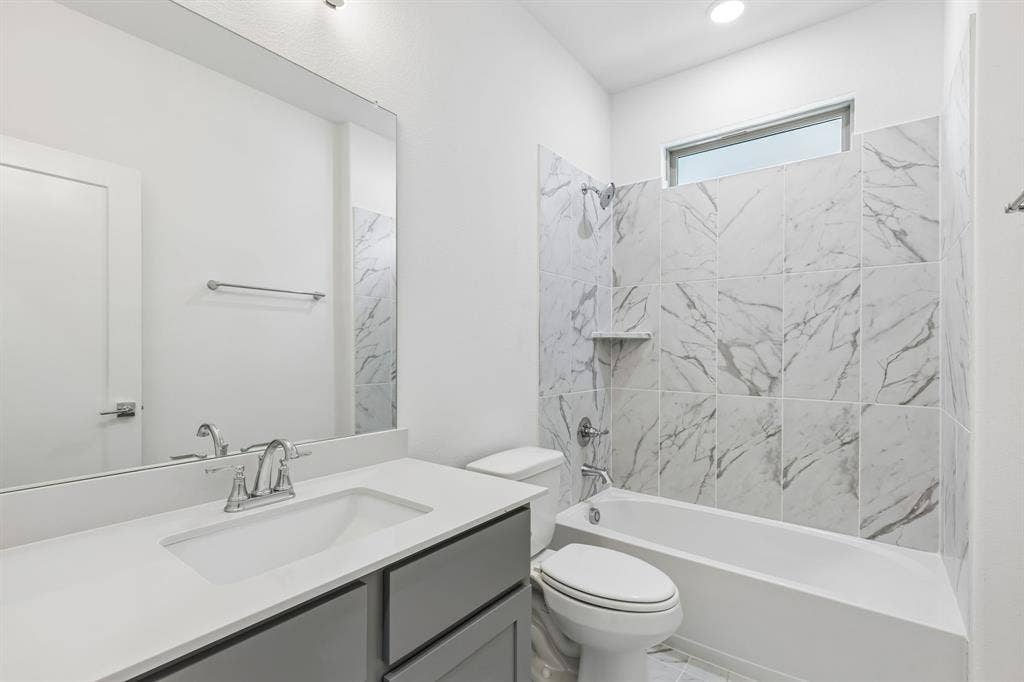 4612 Carina Road, McKinney, TX 75071 Bathroom in the Claret home plan – REPRESENTATIVE PHOTO