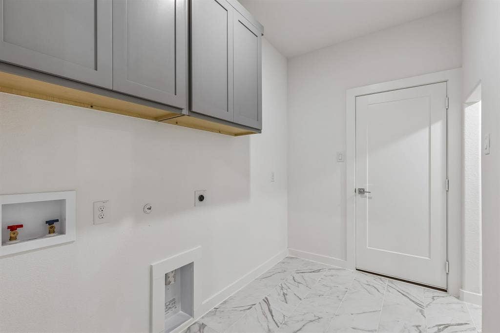 4612 Carina Road, McKinney, TX 75071 Utility Room in the Claret home plan – REPRESENTATIVE PHOTO