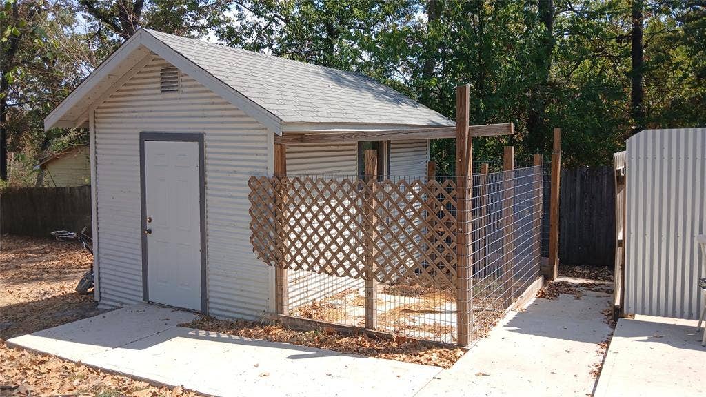 630 CEDARCREST Drive, Tool, TX 75143