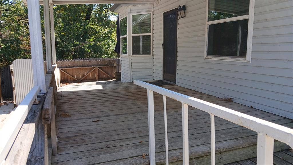 630 CEDARCREST Drive, Tool, TX 75143