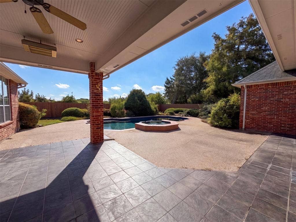 619 Edgewood Lane, Ovilla, TX 75154