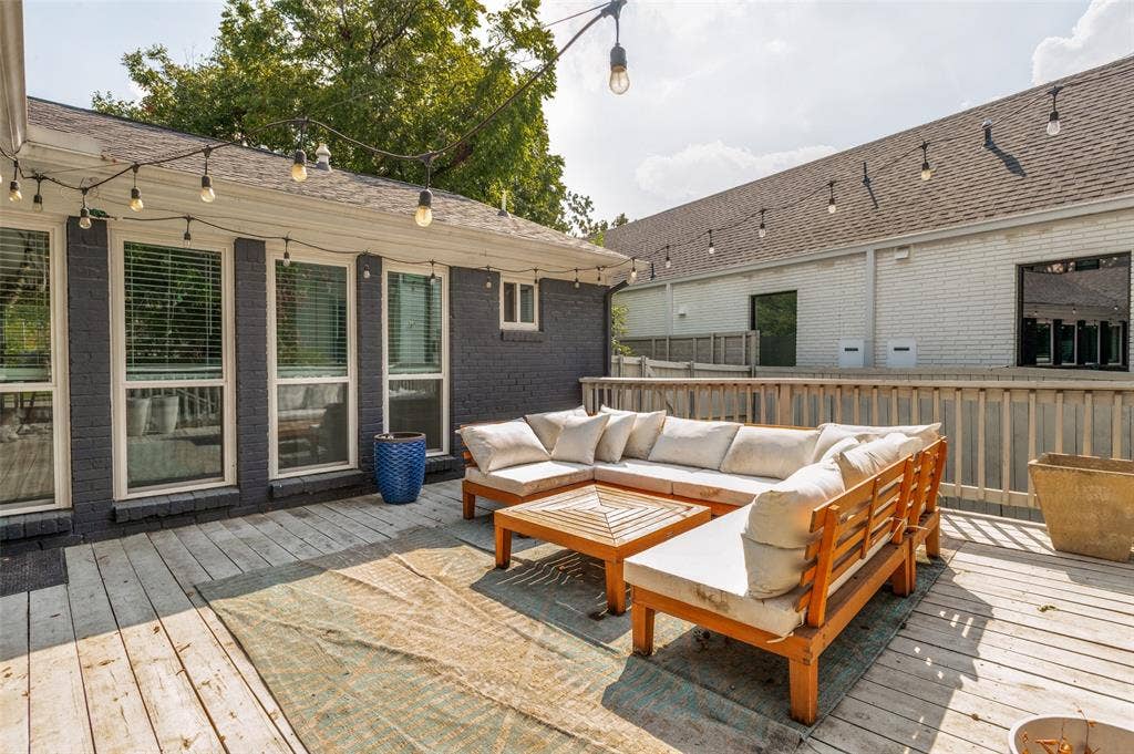 3811 Eaton Drive, Dallas, TX 75220 3811 Eaton - Tom Hughes Team - Patio