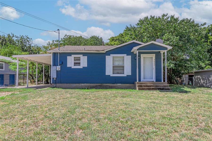 Property photo for 2622 W Johnson Street, Denison, TX
