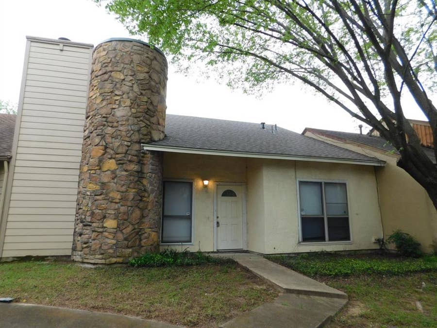 Property photo for 1511 Grantbrook Lane, Dallas, TX