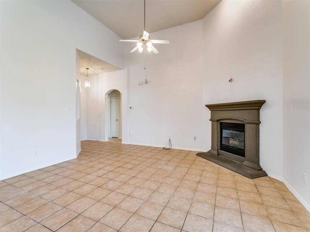6357 Redeagle Creek Drive, Fort Worth, TX 76179