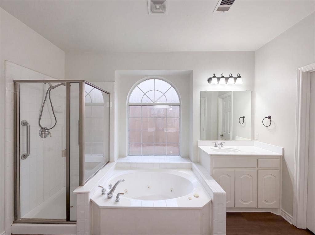 5821 Starboardway Drive, Fort Worth, TX 76135