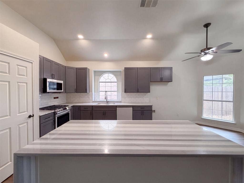 5821 Starboardway Drive, Fort Worth, TX 76135