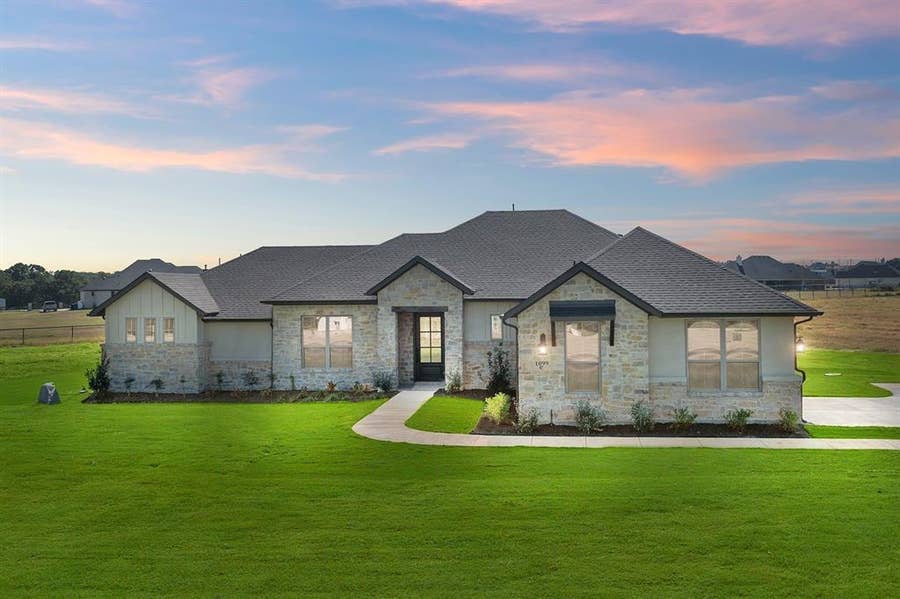 Property photo for 1099 Paradise Parkway, Poolville, TX