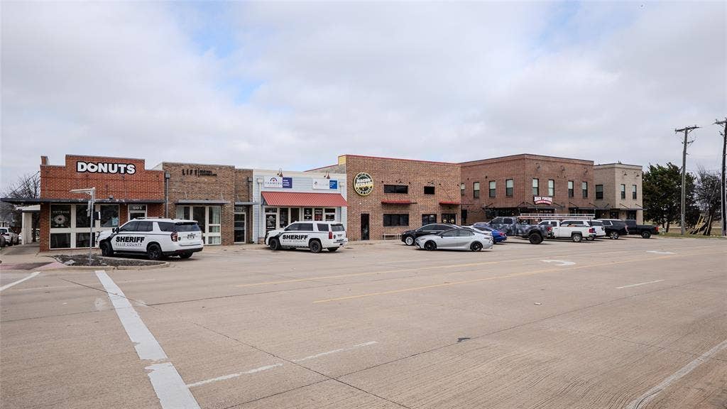 982 Alex Lane, Midlothian, TX 76065 Nearby retail