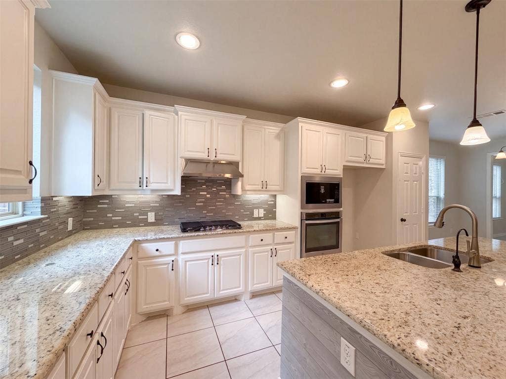9332 Kaitlyn Court, Lantana, TX 76226 9332 Kaitlyn Court, Lantana, TX 76226