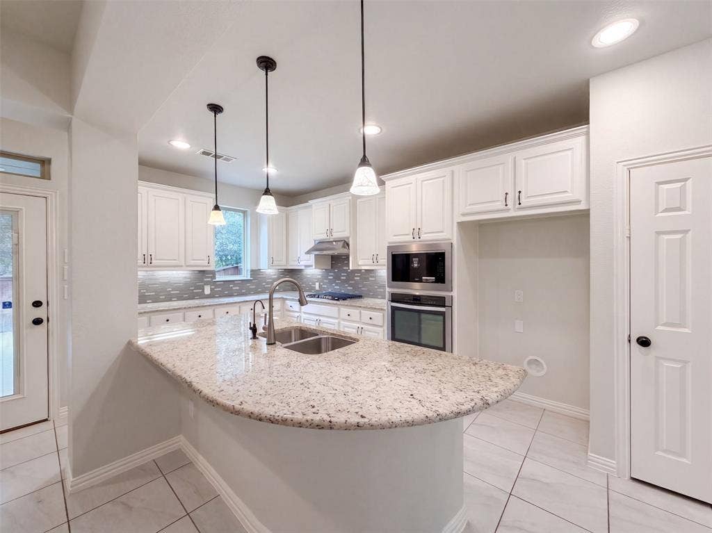 9332 Kaitlyn Court, Lantana, TX 76226 9332 Kaitlyn Court, Lantana, TX 76226