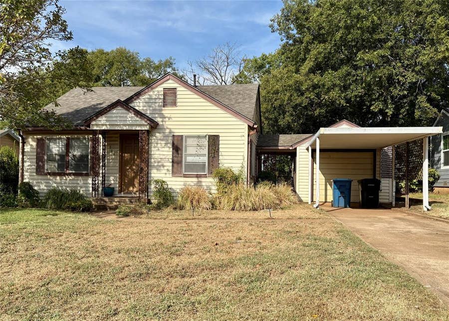 Property photo for 705 N Derby Street, Denison, TX
