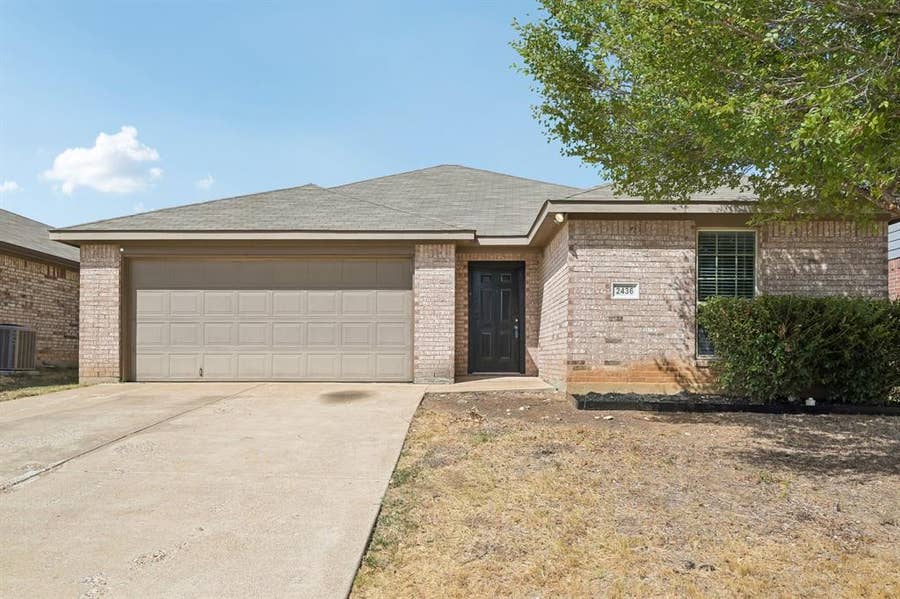 Property photo for 2436 Galemeadow Drive, Fort Worth, TX