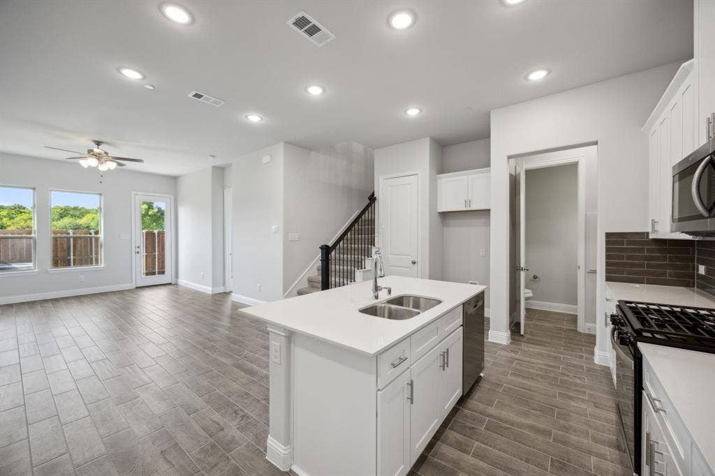 924 Heart Reef Road, Plano, TX 75075 Representative Photo – Not Actual Home