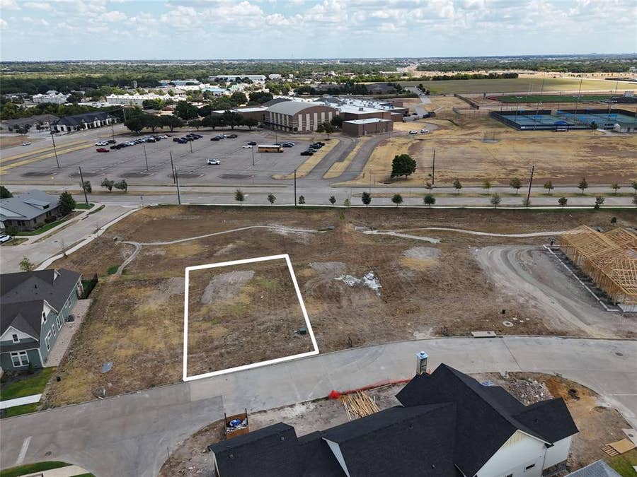 Property photo for 950 Alex Lane, Midlothian, TX