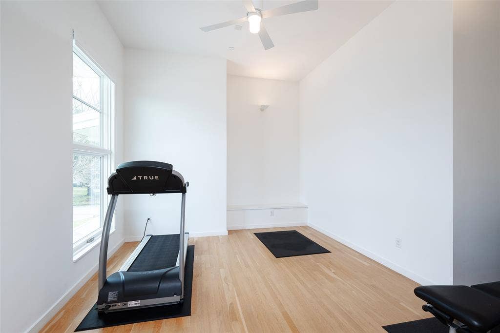 6215 Norway Road, Dallas, TX 75230 6215 Norway Road, Dallas, TX 75230