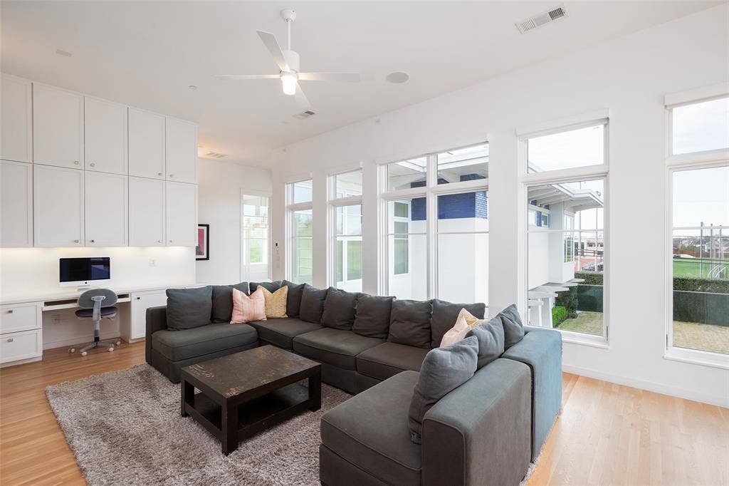 6215 Norway Road, Dallas, TX 75230 6215 Norway Road, Dallas, TX 75230