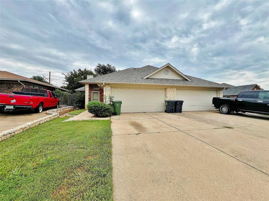 Property photo for 5131 Trail Dust Lane, Arlington, TX