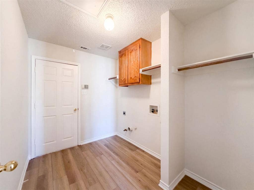3203 Orchid Drive, McKinney, TX 75070 3203 Orchid Drive, McKinney, TX 75070