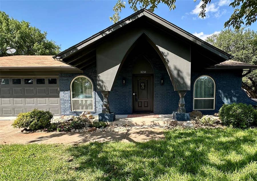 Property photo for 120 Lakeway Drive, Benbrook, TX