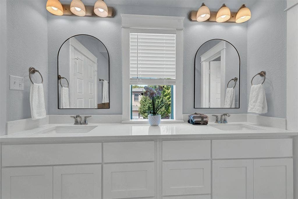 549 N Johnson Street, McKinney, TX 75069 549 N Johnson Street, McKinney, TX 75069