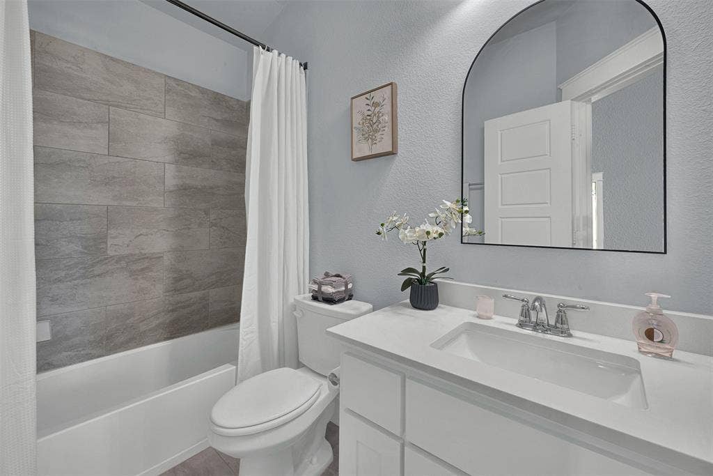 549 N Johnson Street, McKinney, TX 75069 549 N Johnson Street, McKinney, TX 75069