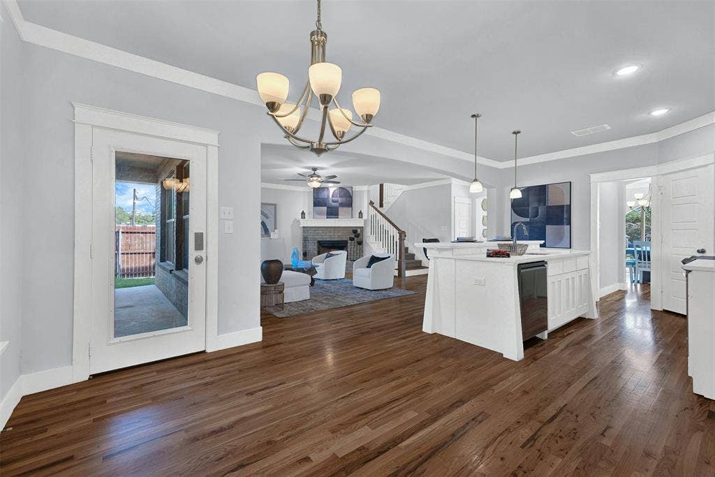 549 N Johnson Street, McKinney, TX 75069 549 N Johnson Street, McKinney, TX 75069