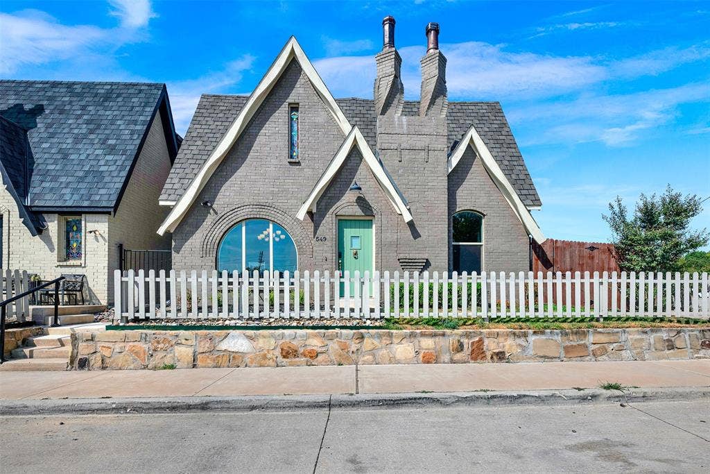 549 N Johnson Street, McKinney, TX 75069 549 N Johnson Street, McKinney, TX 75069