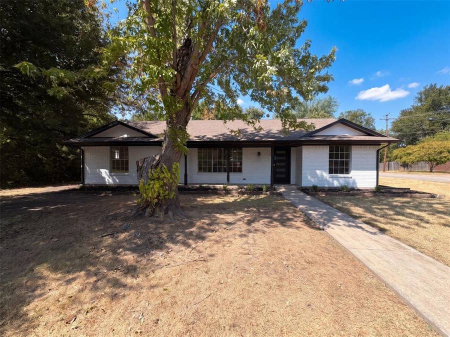 Property photo for 1329 Wellington Drive, Denton, TX