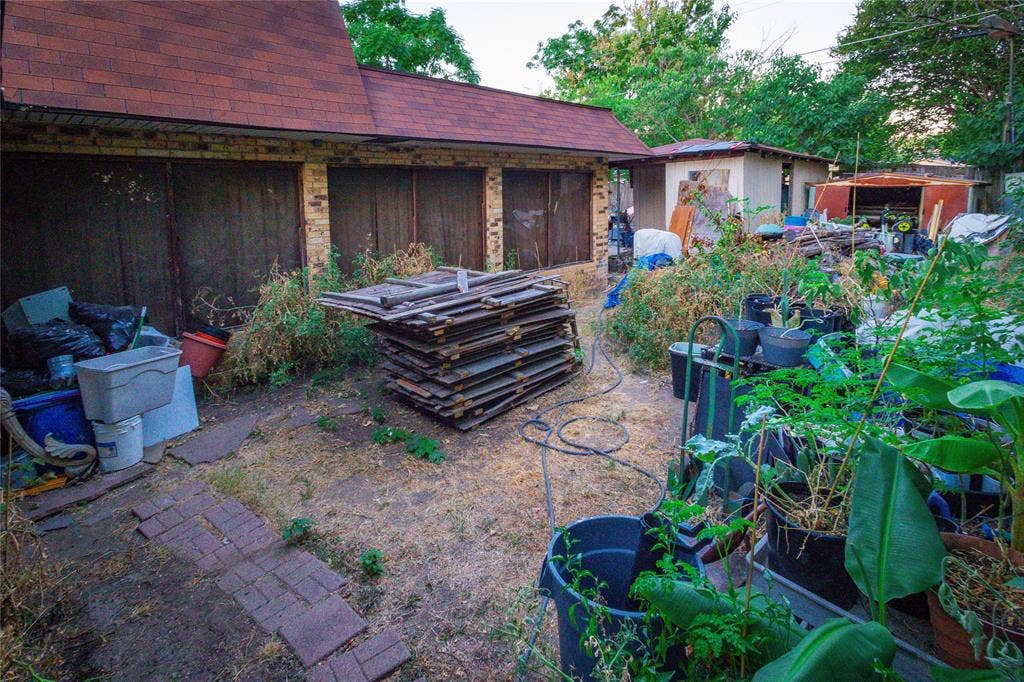 1720 Salem Street, Irving, TX 75061 1720 Salem Street, Irving, TX 75061