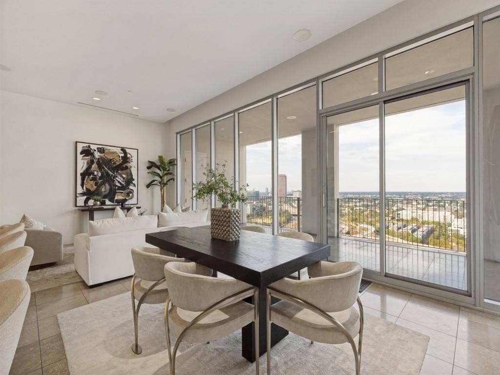 1717 Arts Plaza, #1804, Dallas, TX 75201