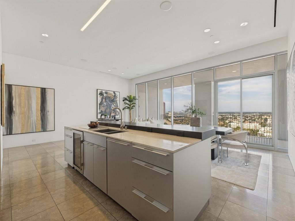 1717 Arts Plaza, #1804, Dallas, TX 75201