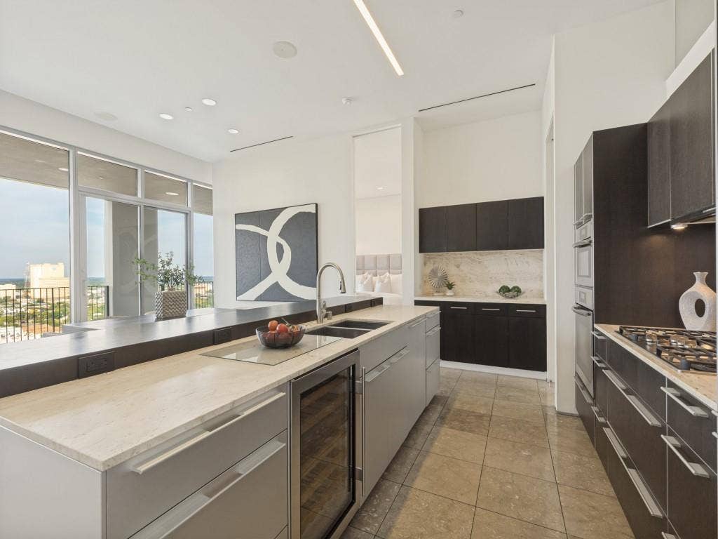 1717 Arts Plaza, #1804, Dallas, TX 75201