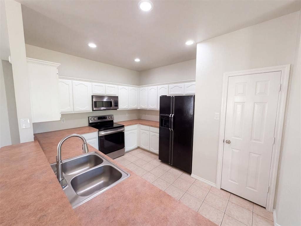 2617 Silver Hill Drive, Fort Worth, TX 76131
