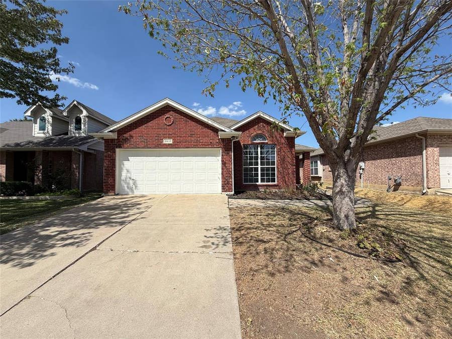 Property photo for 2617 Silver Hill Drive, Fort Worth, TX