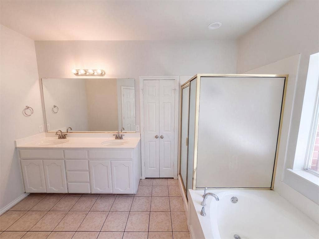 2617 Silver Hill Drive, Fort Worth, TX 76131