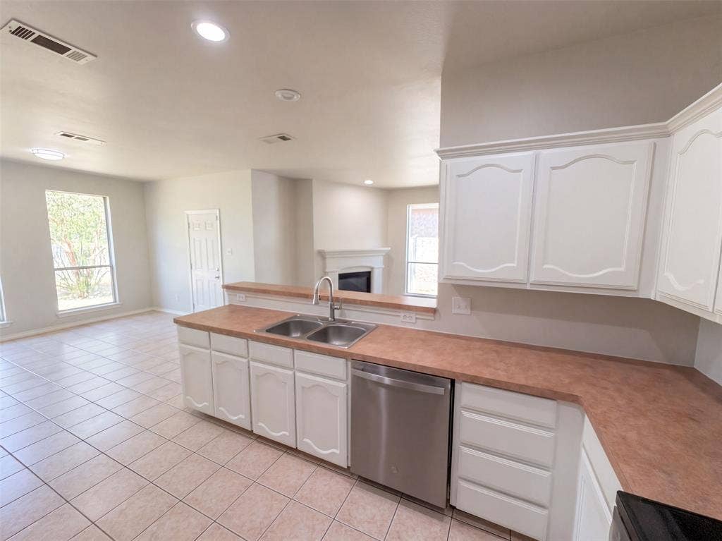 2617 Silver Hill Drive, Fort Worth, TX 76131
