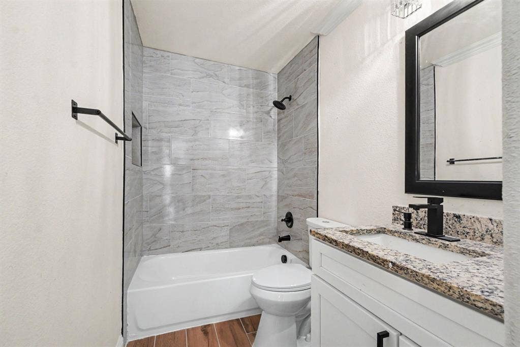 11334 Barcelona Lane, Frisco, TX 75035 11334 Barcelona Lane, Frisco, TX 75035