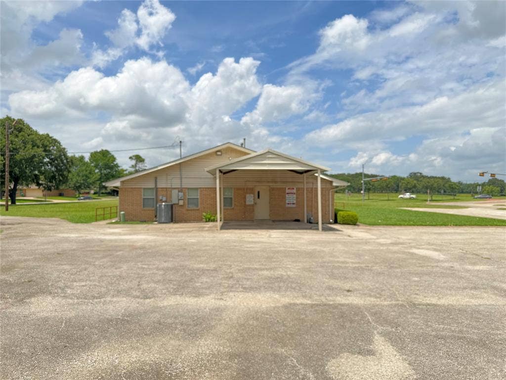 2801 Elm Street, Denton, TX 76201 2801 Elm Street, Denton, TX 76201