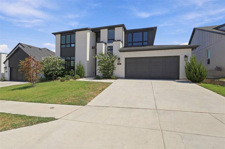 Property photo for 7116 Accipiter Drive, Fort Worth, TX