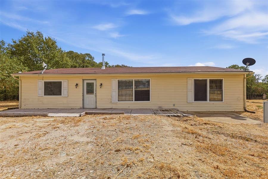 Property photo for 1005 Hickey Court, Granbury, TX