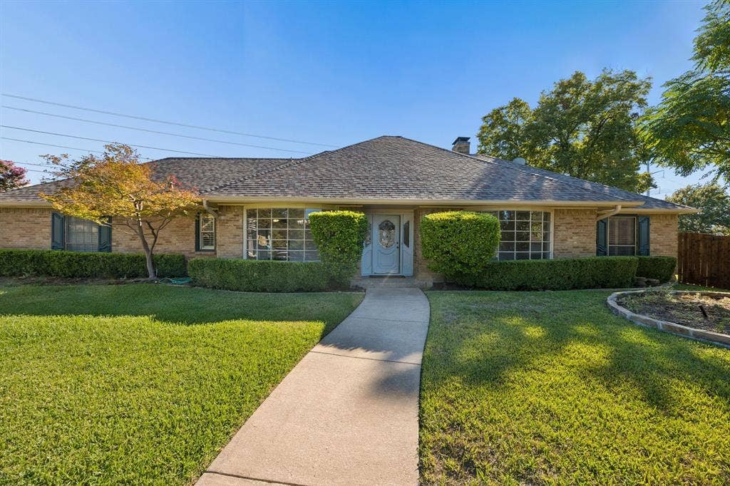 10322 White Rock Place, Dallas, TX 75238 Lovely curb appeal on a quiet cul de sac