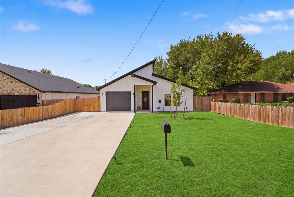 4211 S Denley Drive, Dallas, TX 75216 4211 S Denley Drive, Dallas, TX 75216