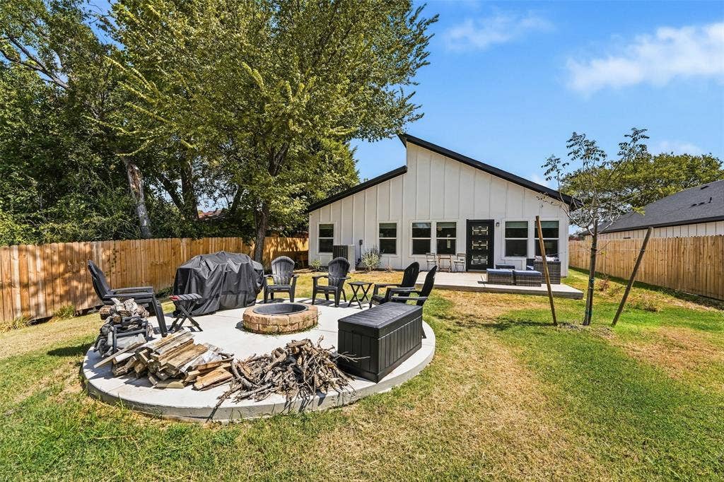 4211 S Denley Drive, Dallas, TX 75216 4211 S Denley Drive, Dallas, TX 75216