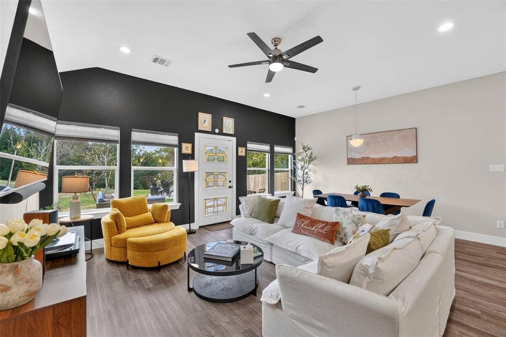 4211 S Denley Drive, Dallas, TX 75216 4211 S Denley Drive, Dallas, TX 75216