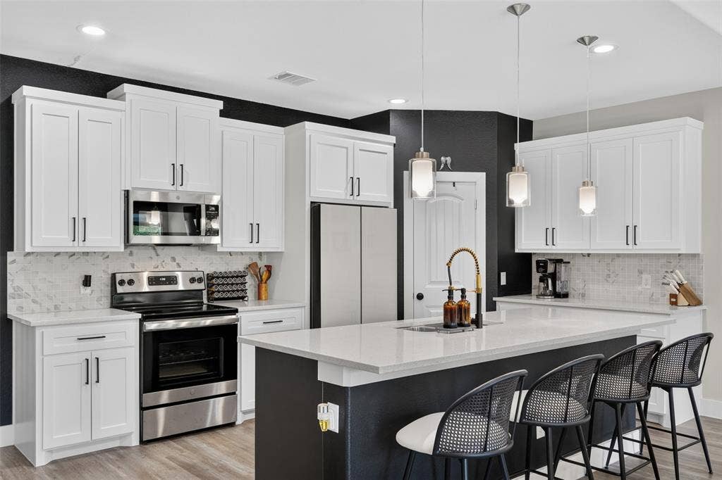 4211 S Denley Drive, Dallas, TX 75216 4211 S Denley Drive, Dallas, TX 75216