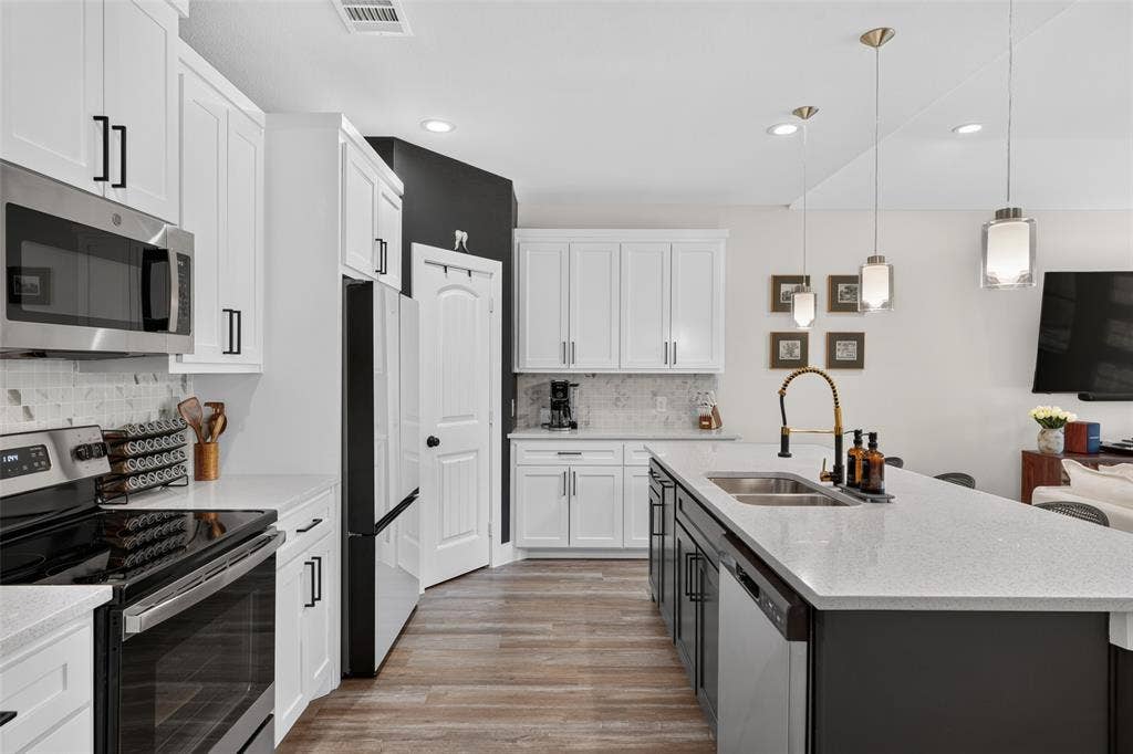 4211 S Denley Drive, Dallas, TX 75216 4211 S Denley Drive, Dallas, TX 75216